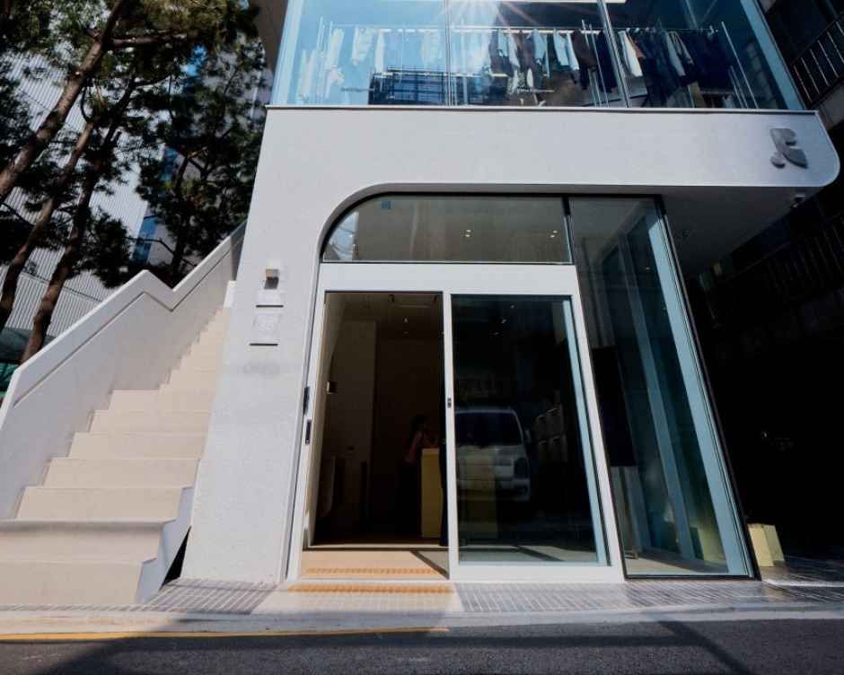[事后免税店]Rest & Recreation圣水店