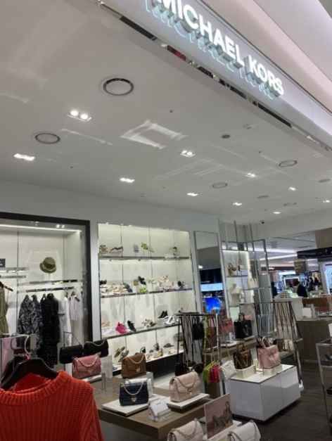 [事後免税店] Michael Kors（マイケル・ロッテ百貨店チャムシル（蚕室）店(마이클코어스 롯데백화점 잠실점)