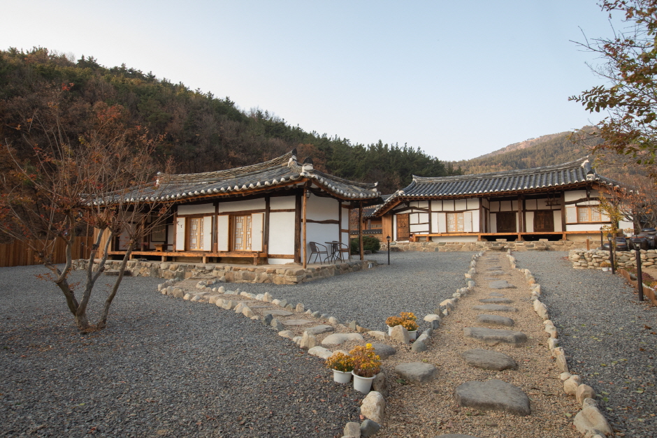 Gyeonggeuk Old House