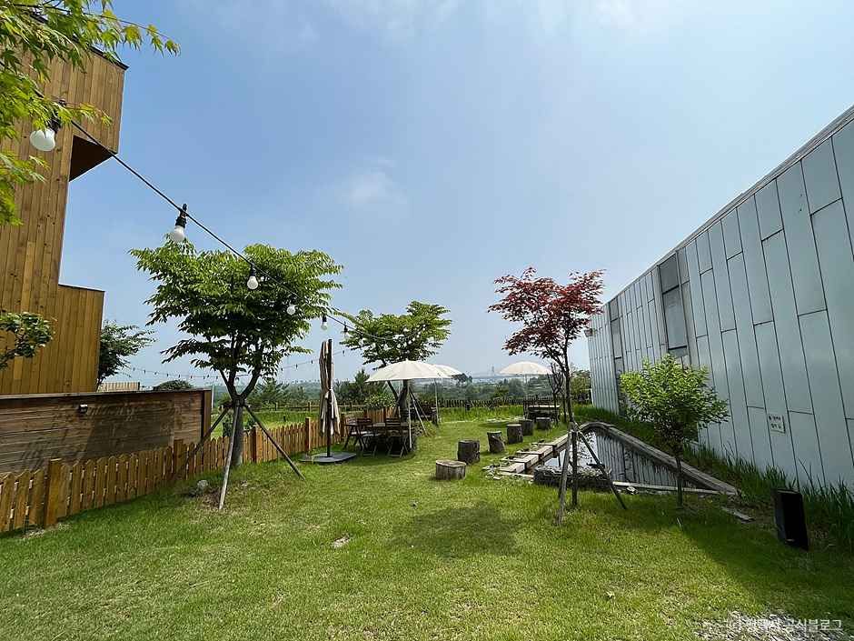 평택_아르카북스 책방 (2).jpg