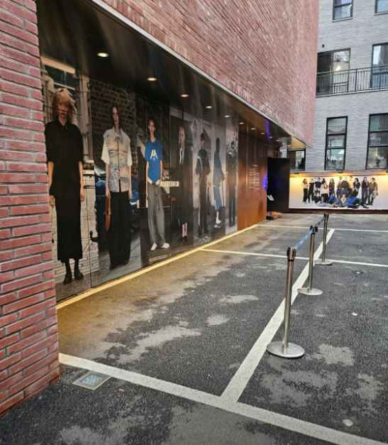 아더에러 신사 스페이스