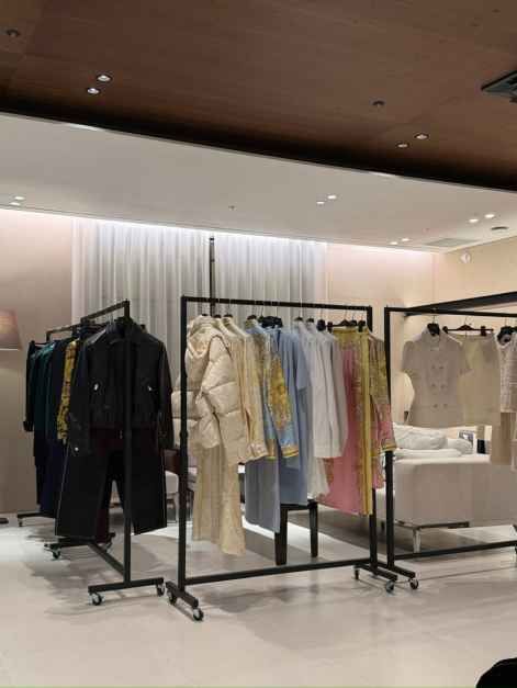 Versace Lotte Department Store Busan Main Branch