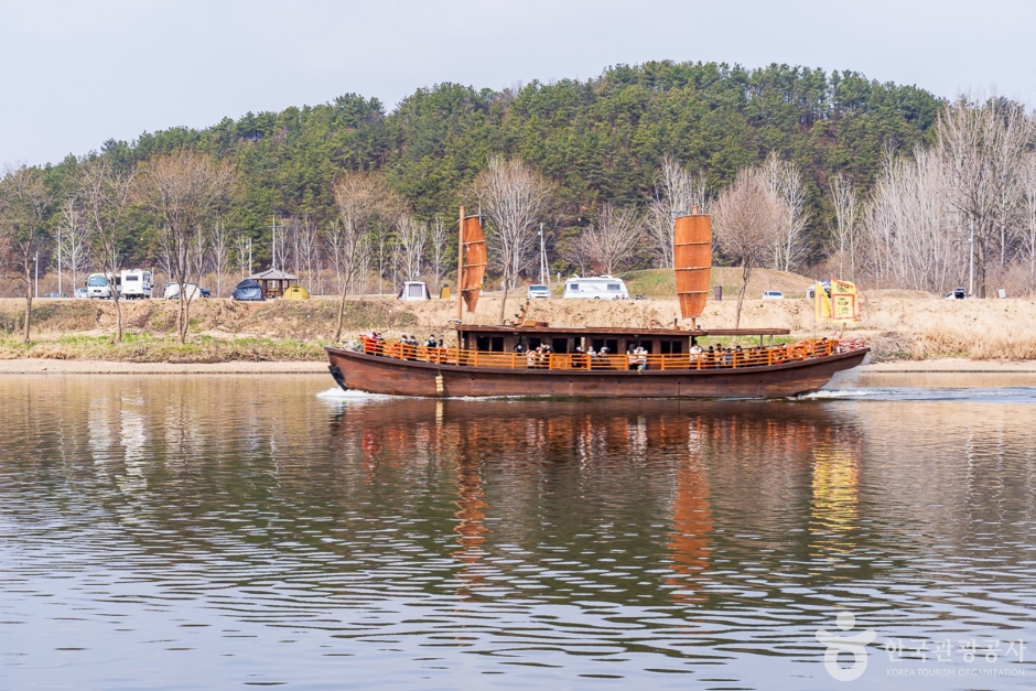 Buyeo Baekmagang River Cruise