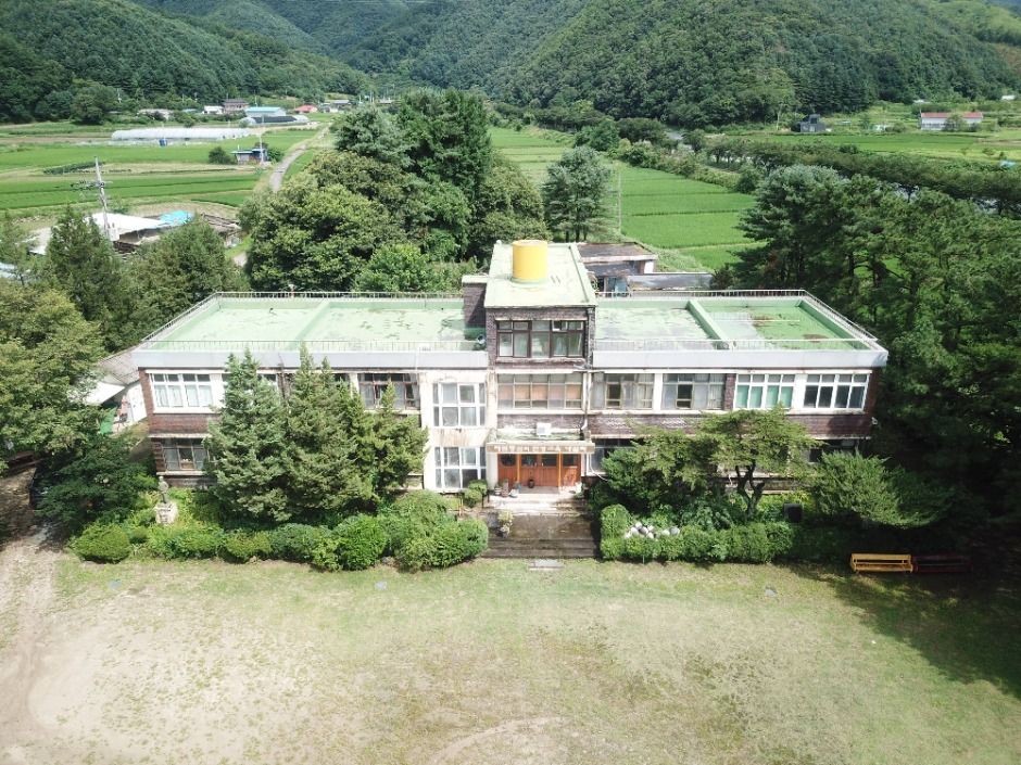 Hyundai Ceramics Culture Center