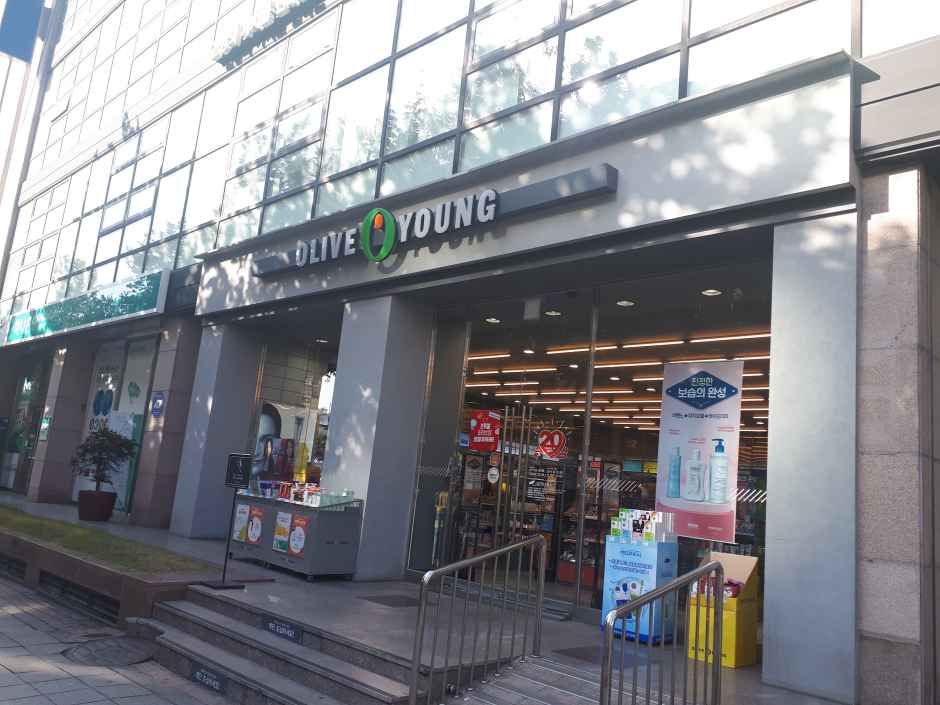 [事後免税店] Olive Young・オモッキョ駅店