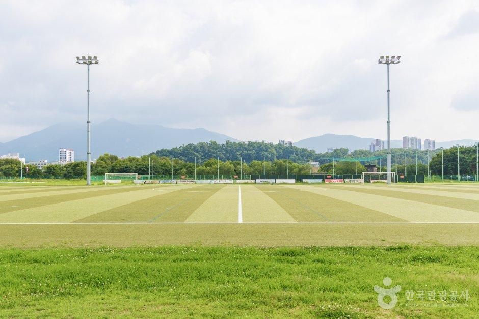 江上体育公园