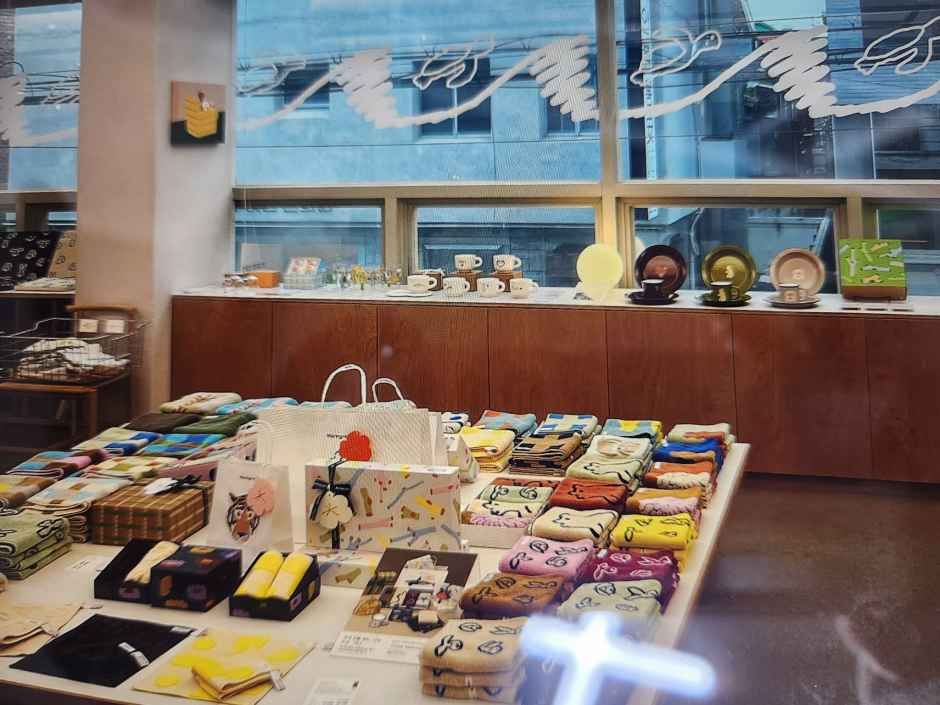 Warmgrey Tail [Tax Refund Shop](웜그레이테일)