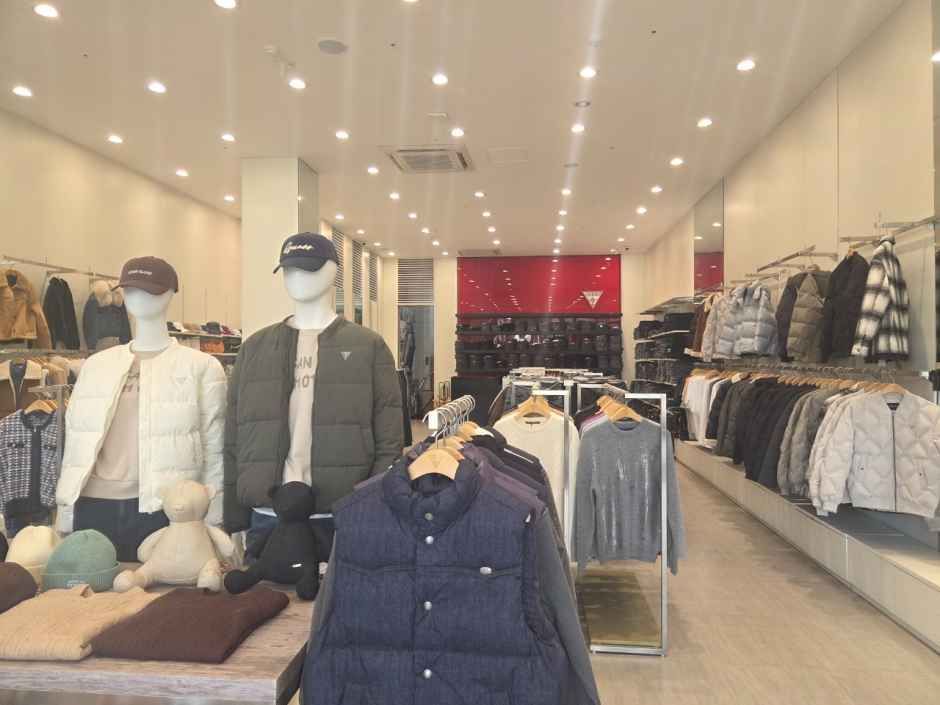 Guess - Lotte Outlets Buyeo Branch [Tax Refund Shop](게스 롯데아울렛 부여점)