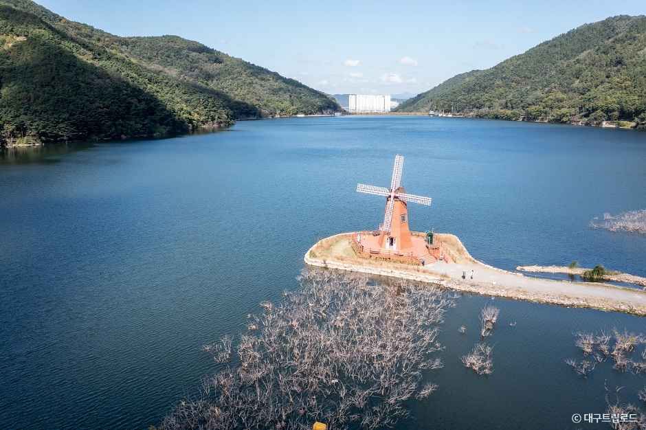 옥연지 송해공원