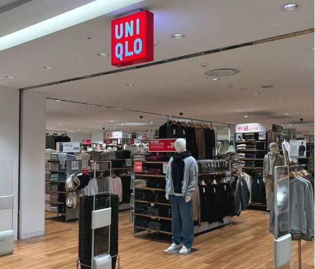 Uniqlo Lotte Department Store Ilsan Branch