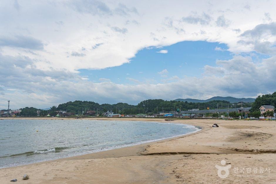 南崖1里海水浴場