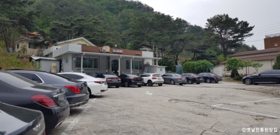 老式传统大酱屋