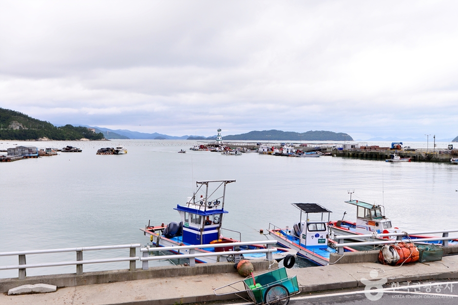Ttangkkeut Village (Land's End)