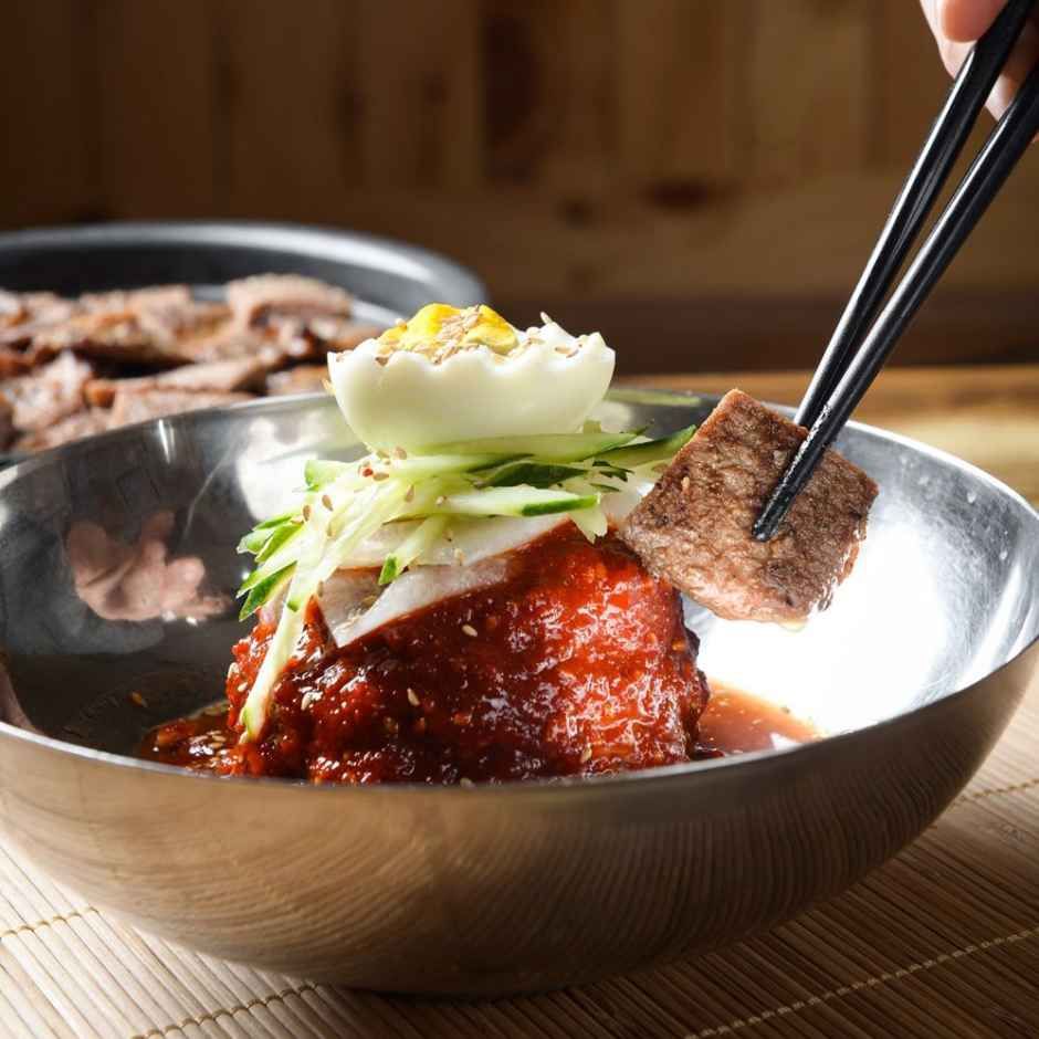 삼구월고기냉면 시이월칼국수보쌈 본점