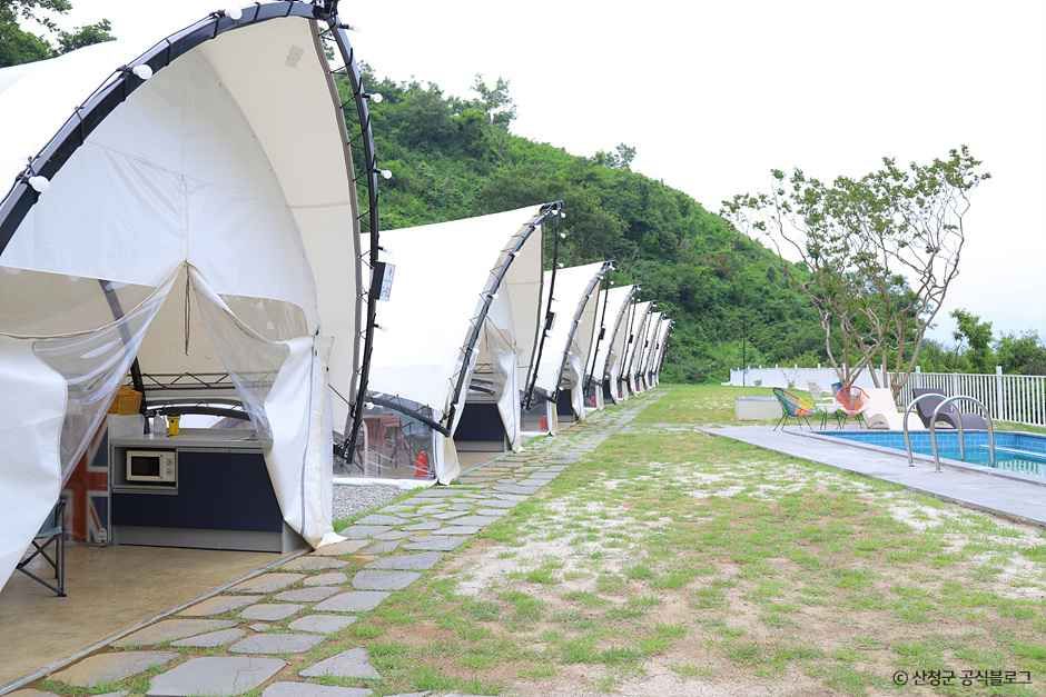 꽃길글램핑 - 경상남도 산청군 금서면 왕등재로 160 관광 명소