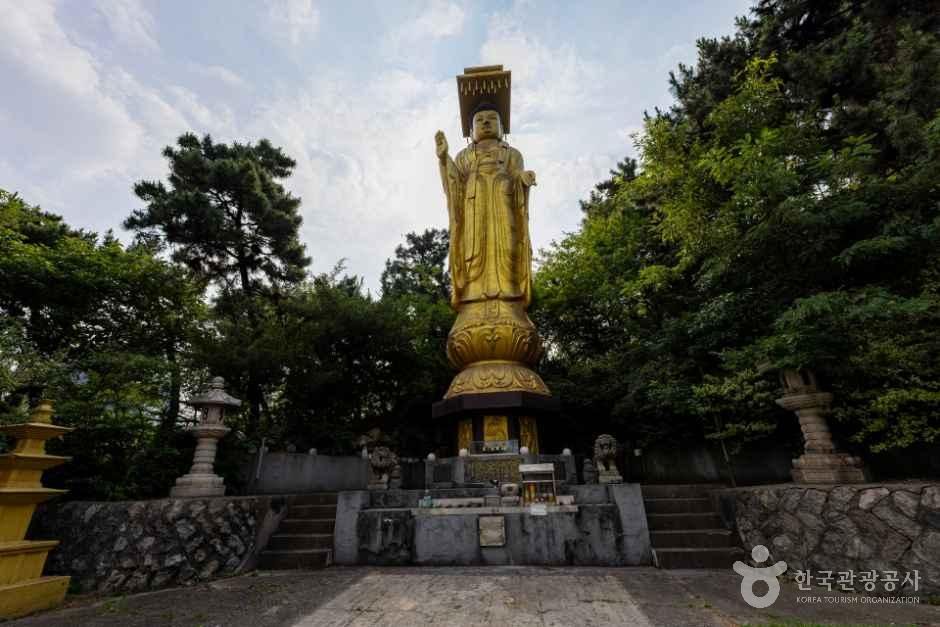 석암산 수도사
