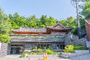 청운문학도서관