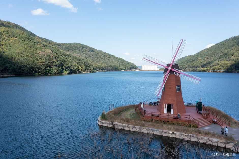 옥연지 송해공원