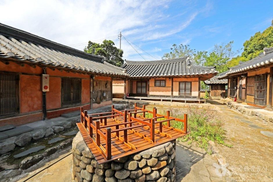 조선의 시간 속으로 걸아다가, 충주 도심 한옥 기행_충북_충주_충주 최응성 고가_3.JPG