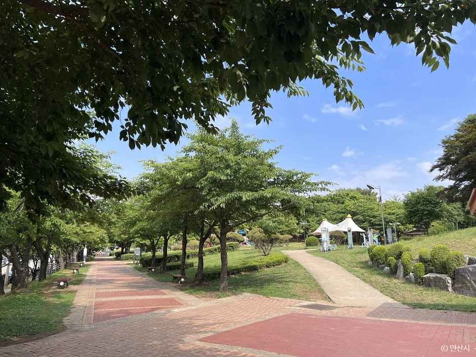 半月公園
