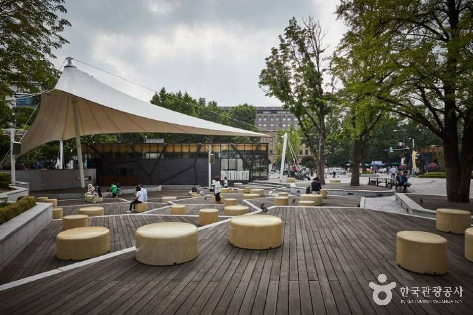 Marronnier Park, a landmark of Daehakro 