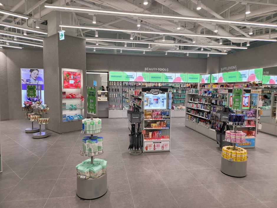 Olive Young - Hyundai Premium Outlets Gimpo Branch [Tax Refund Shop] (올리브영 현대프리미엄아울렛 김포점)