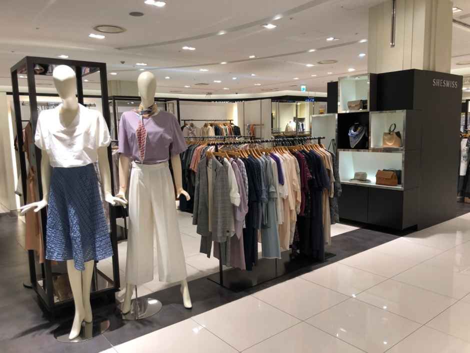 She's Miss AK Plaza 原州店
