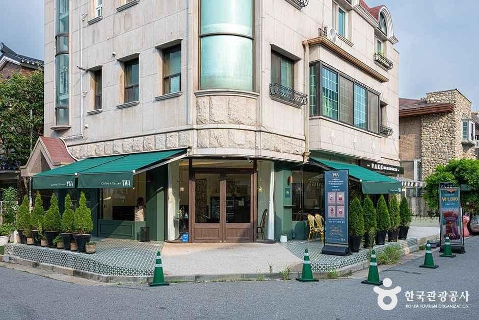 앤티크거리 보넷길