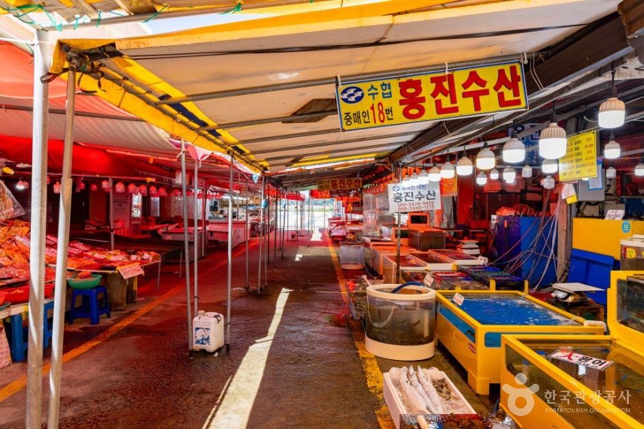 태안_백사장 어촌계 수산시장 (4).jpg