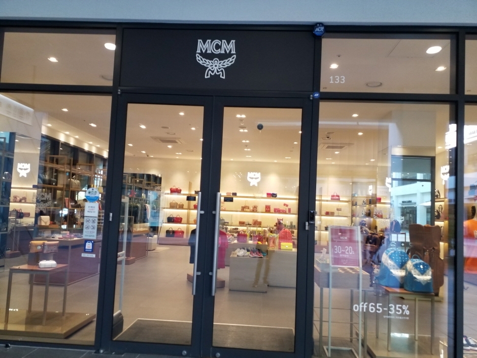 事後免税店 MCM