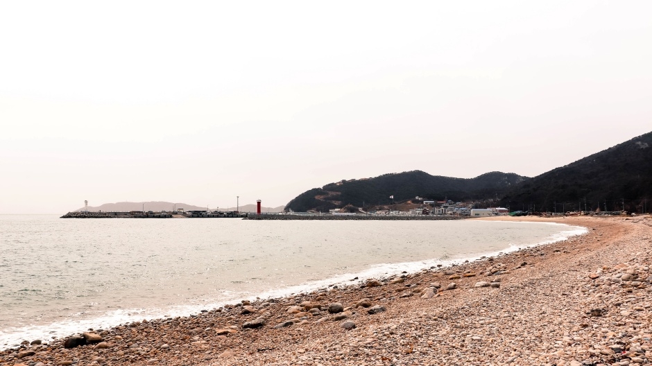 黑岩