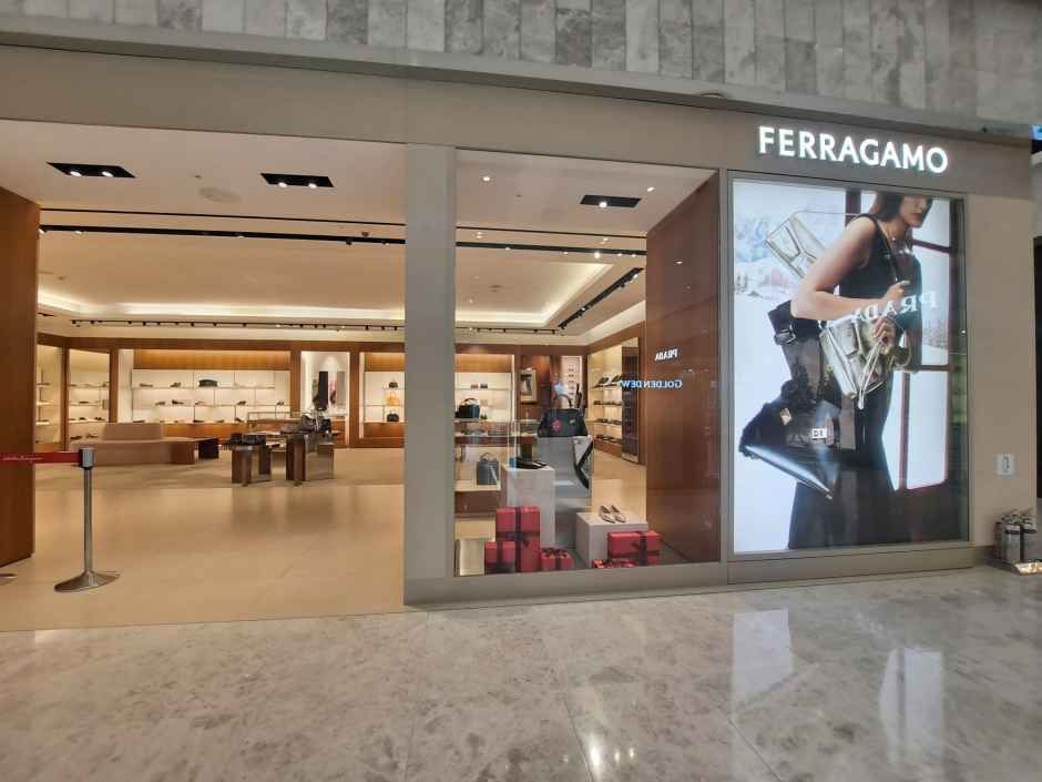 フェラガモ 現代百貨店 キンテックス店