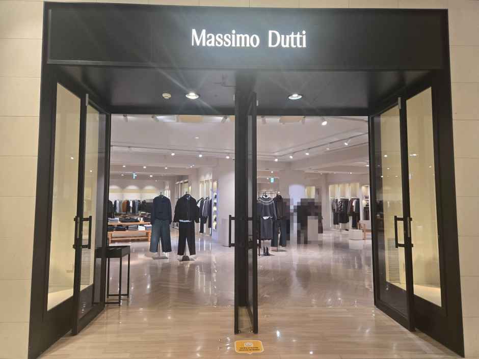 Massimo Dutti Starfield 河南店
