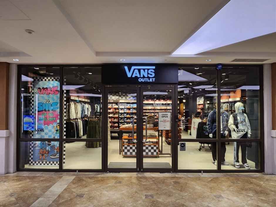 [事後免税店] VANS（ヴァンズ）・新世界サイモンプレミアムアウトレットパジュ（坡州）店(반스 신세계사이먼프리미엄아울렛 파주점)