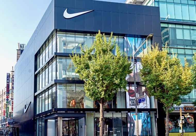[事后免税店]耐克弘大店