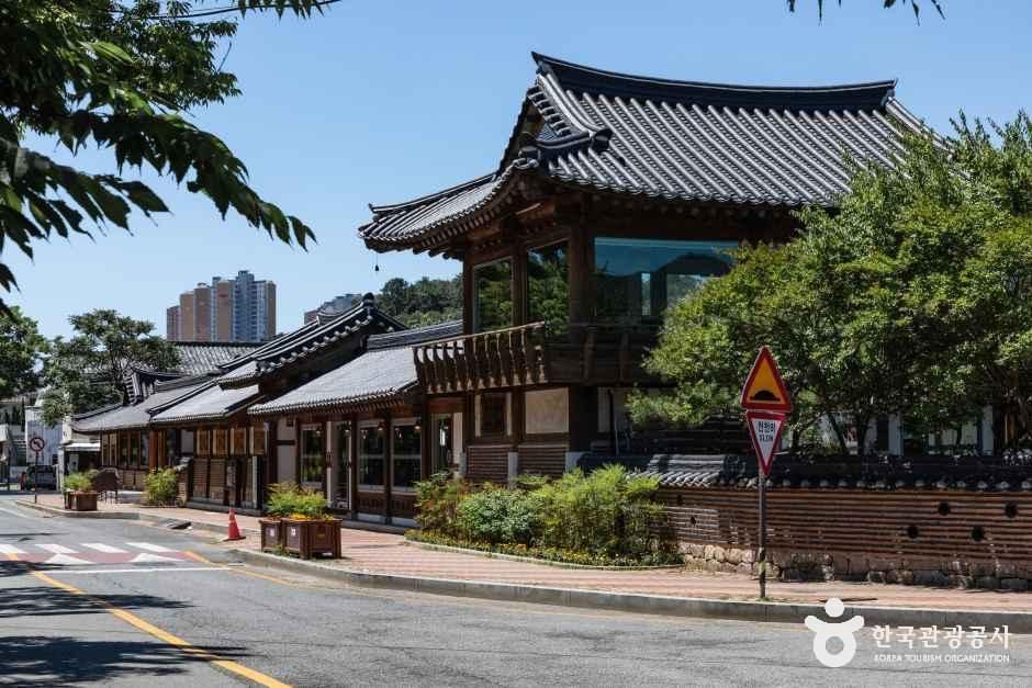 복합문화공간 명월