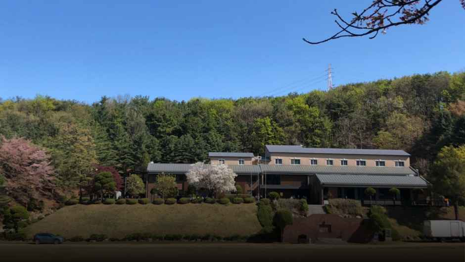 Saessakdongsan Cheongnyeo Training Center