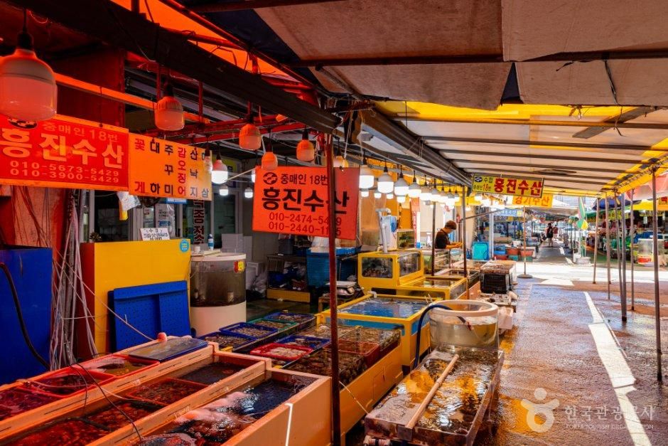 태안_백사장 어촌계 수산시장 (5).jpg