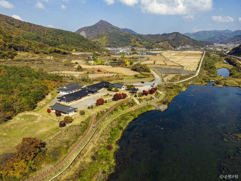 秋嶺川
