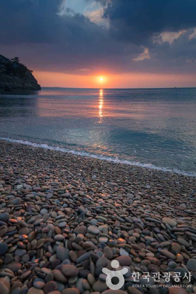 白翎岛豆石海滩