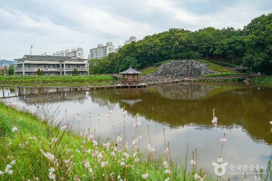 雲岩池 水辺公園
