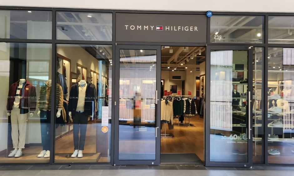 トミーヒルフィガー 現代プレミアムアウトレット 松島店