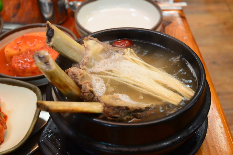王骨 南西門 薪火コムタン