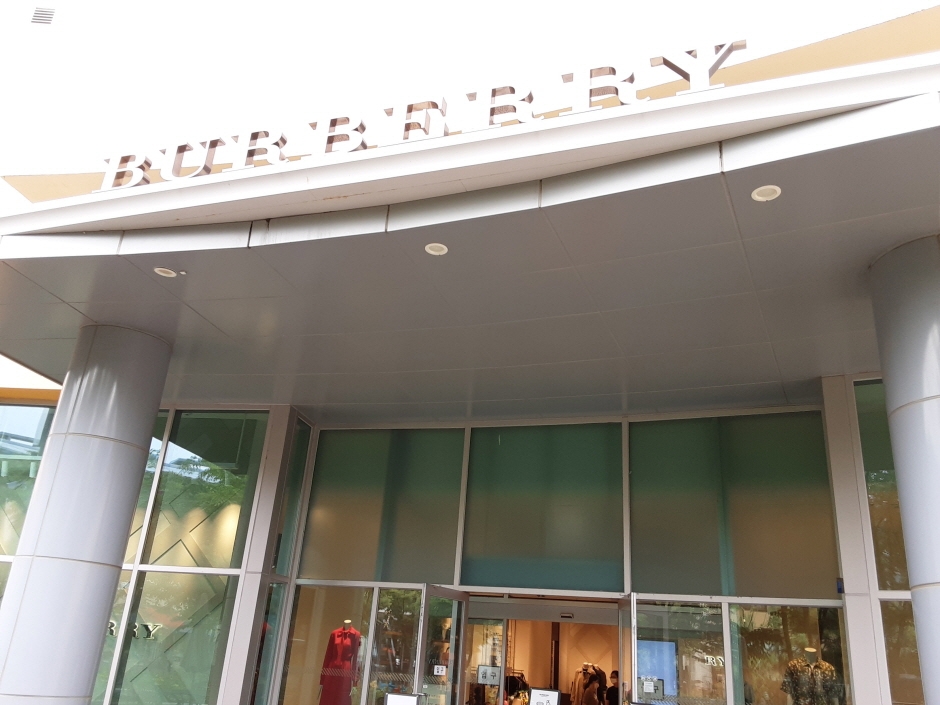 Burberry - Gimhae Outlets Branch