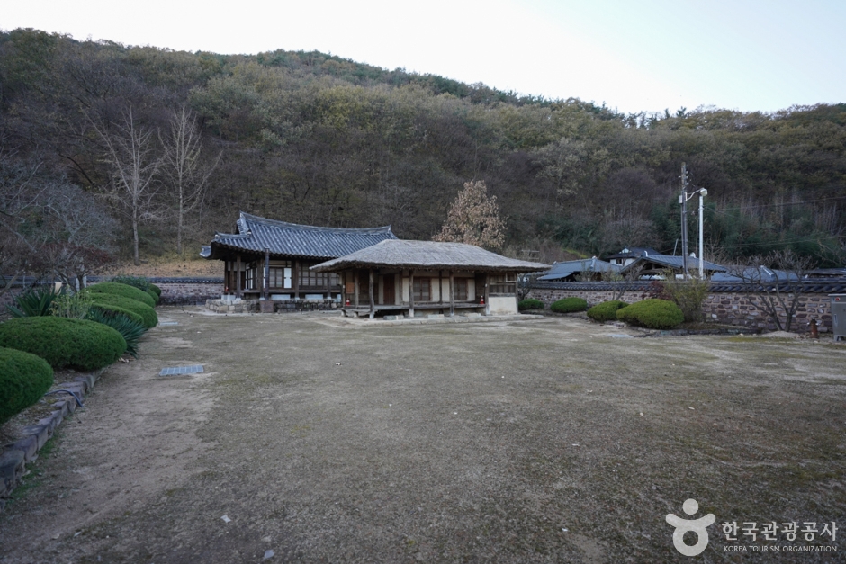 白山 安熙济故居