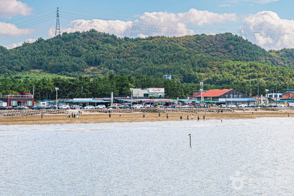 九時浦村