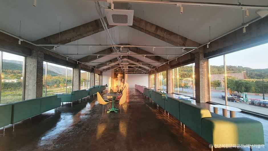 경주_천군복합문화공간x에브리블랙 (13).jpg