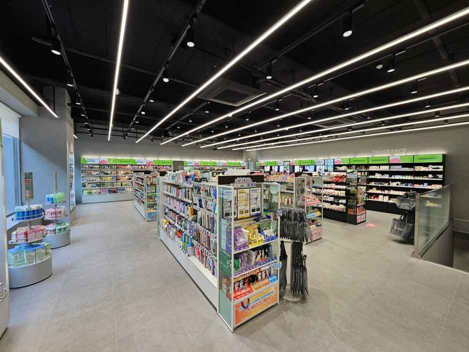 Olive Young - Gimpo Sau Branch [Tax Refund Shop] (올리브영 김포사우점)