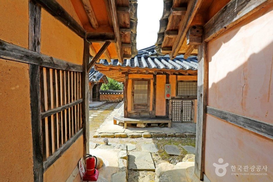 조선의 시간 속으로 걸아다가, 충주 도심 한옥 기행_충북_충주_충주 최응성 고가_7.JPG