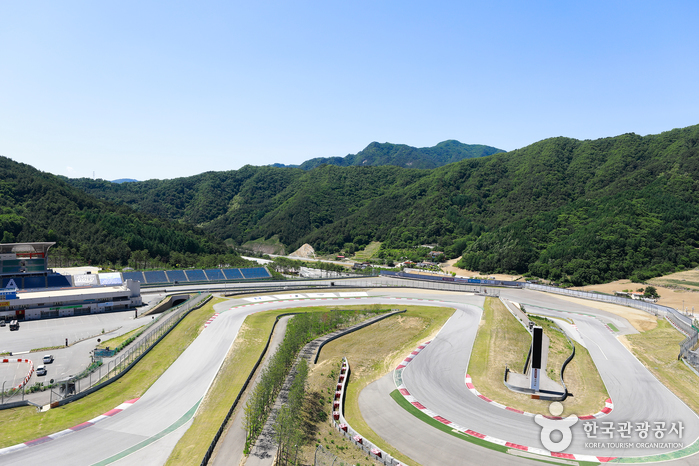 Romance Thrills! Drive Course Combining Romance and Excitement